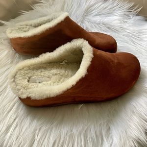 FitFlop Shearling Clogs
